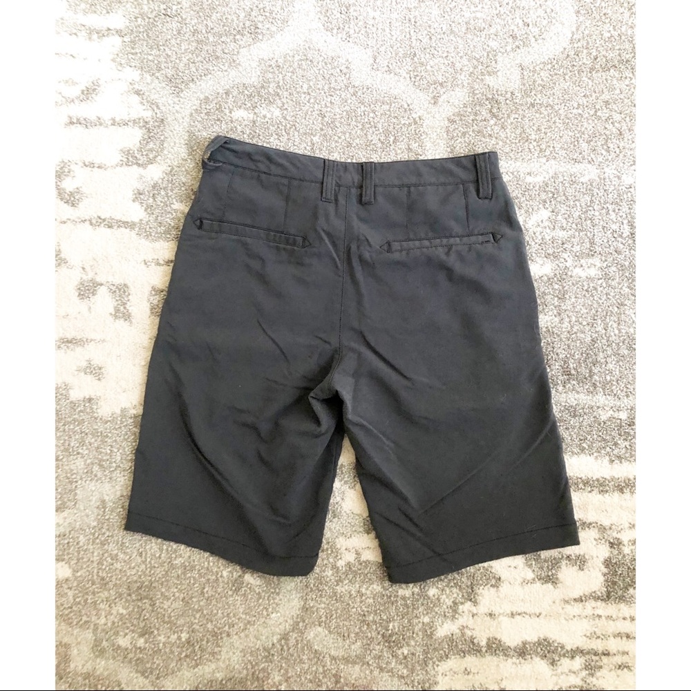 Travis Matthew Black Golf Shorts 30 - Picture 5 of 5